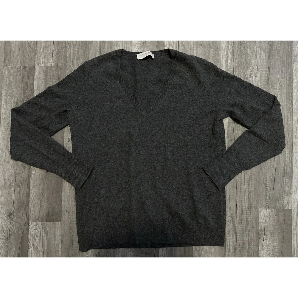 Everlane 100% Cashmere Grey V-Neck Sweater Women's‎ Medium